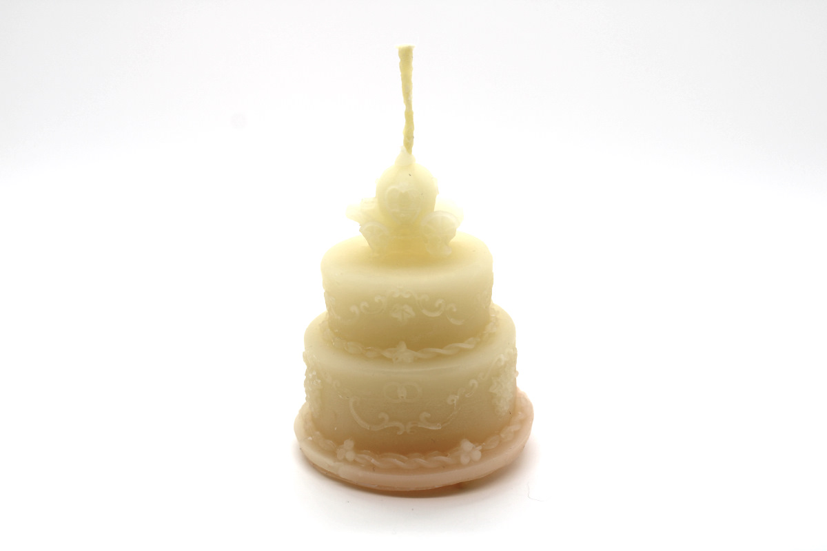 la_stregatta_regali_e_candele_candela_segnaposto_torta_nuziale_gialla_01