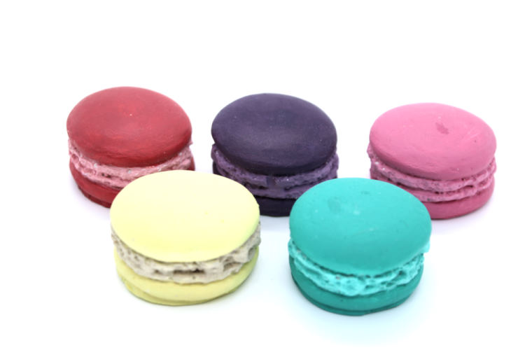 la_stregatta_regali_e_candele_segnaposto_macaron_composizione